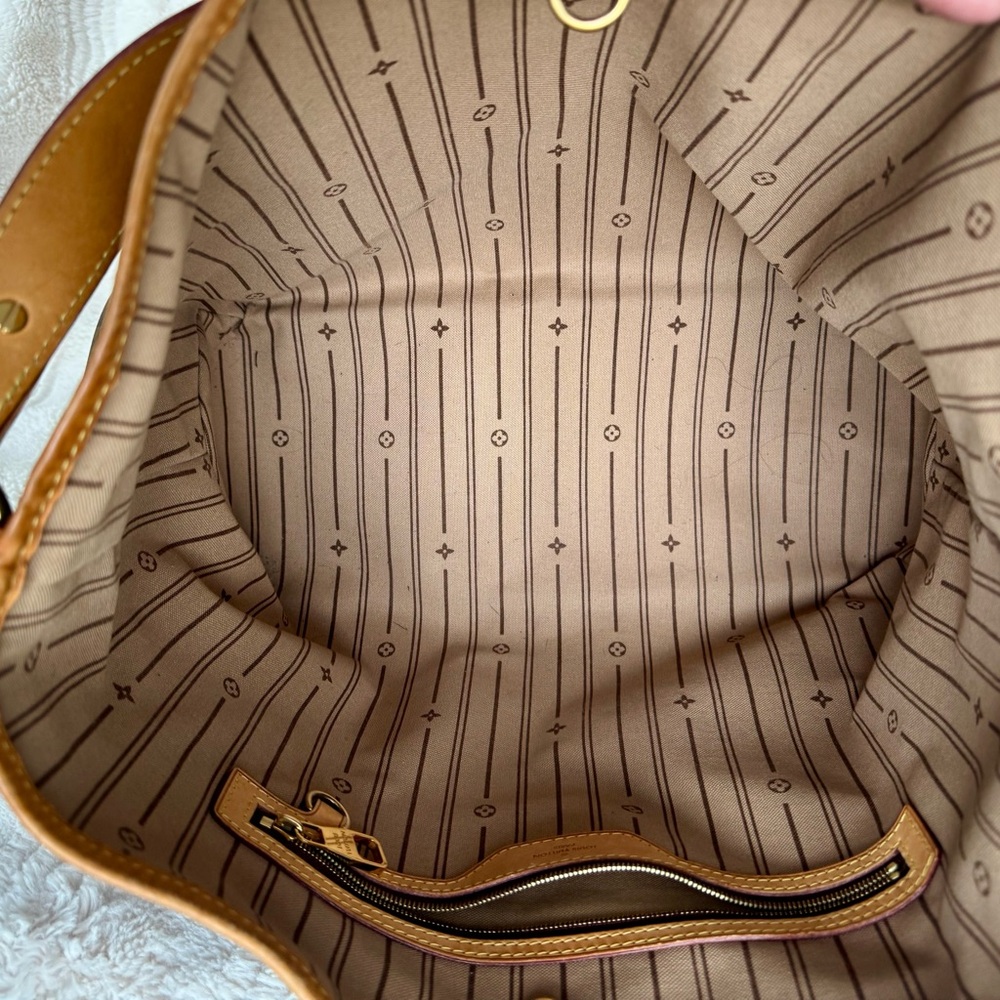 Louis Vuitton Delightful MM Monogram Shoulder Bag - Picture 9 of 14